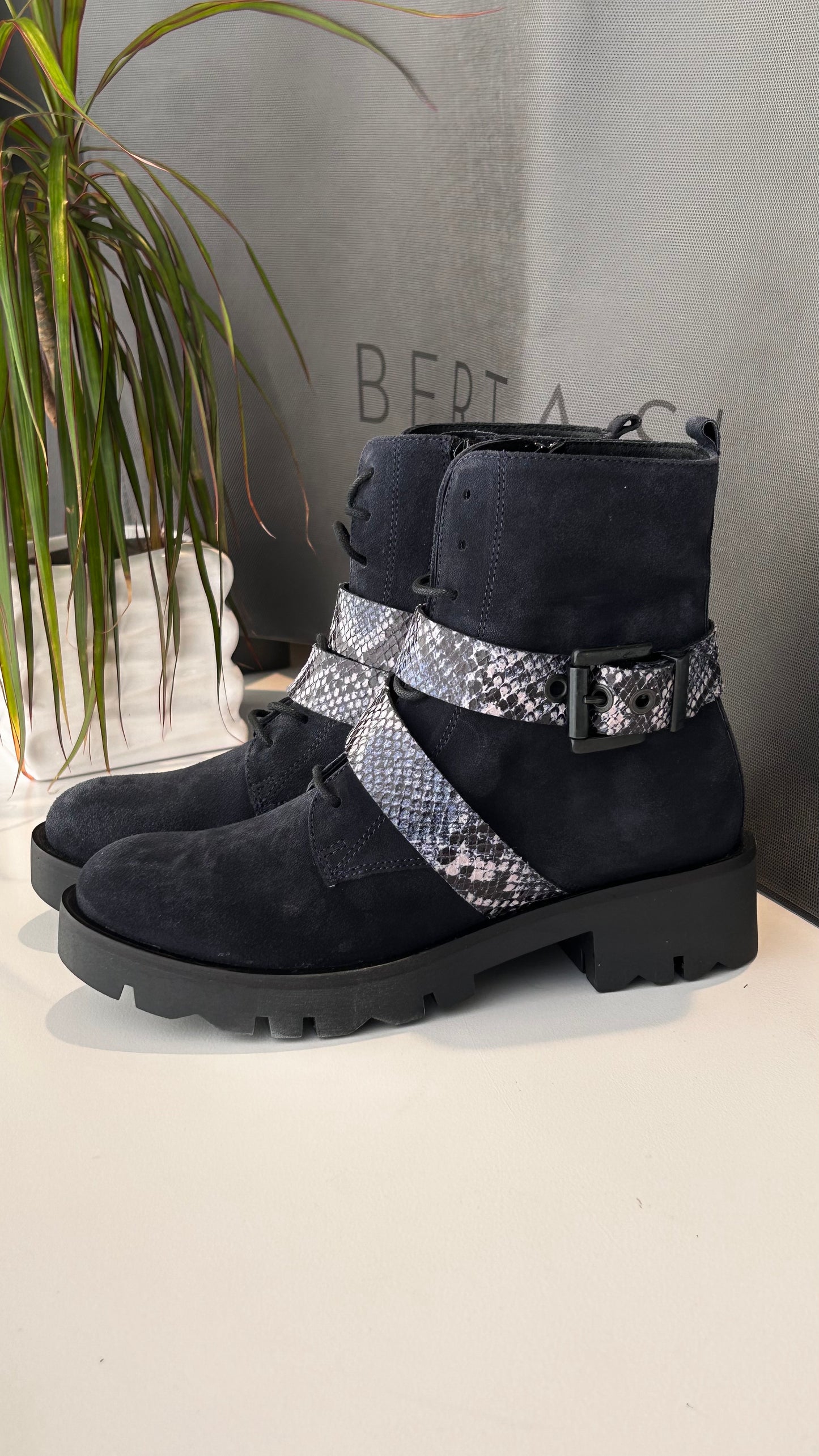 Tosca Blu Blue Boot C30