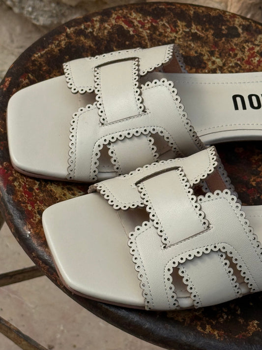 BIBI LOU HOLLY FLAT