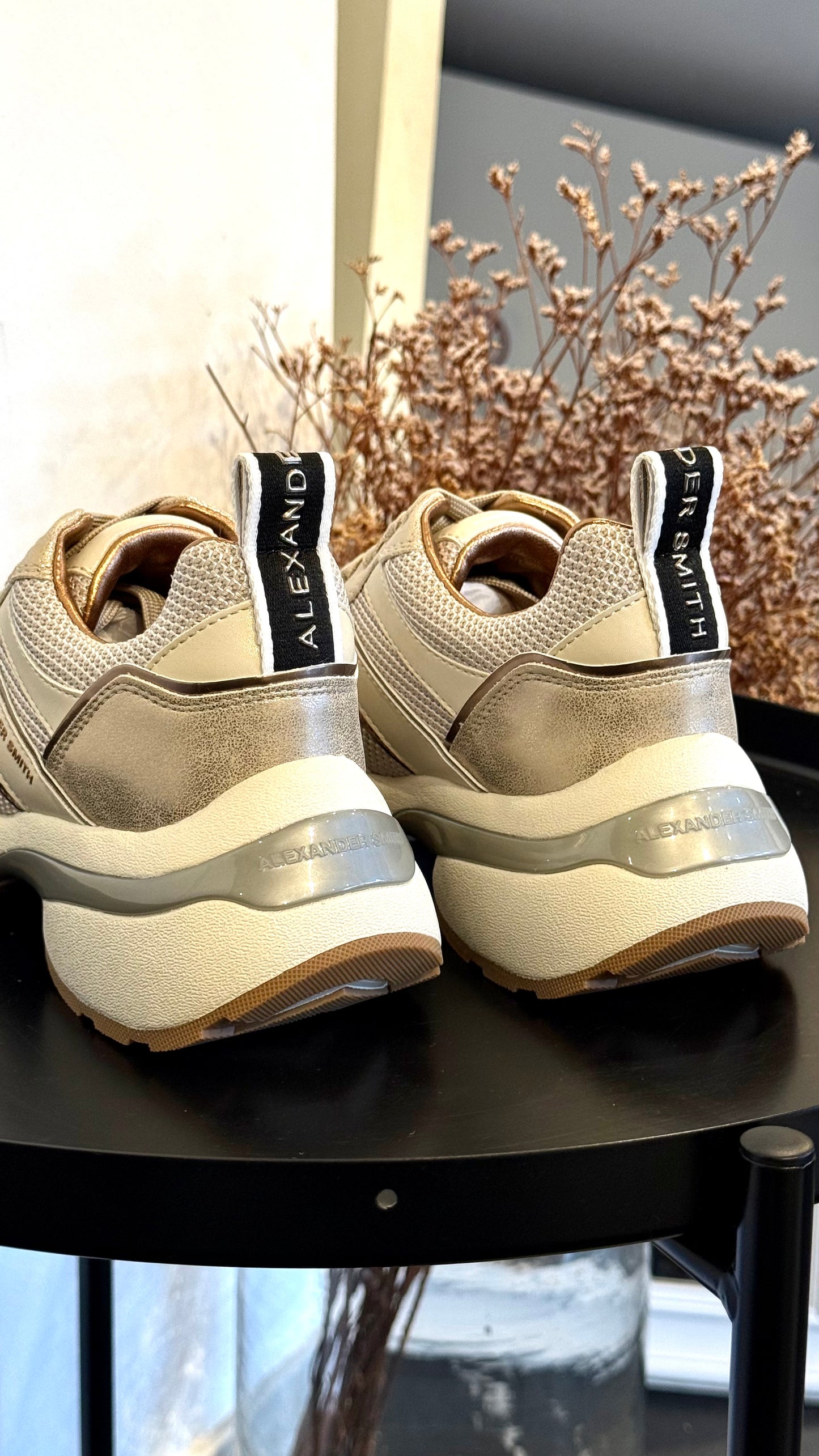 ALEXANDER SMITH VICTORIA