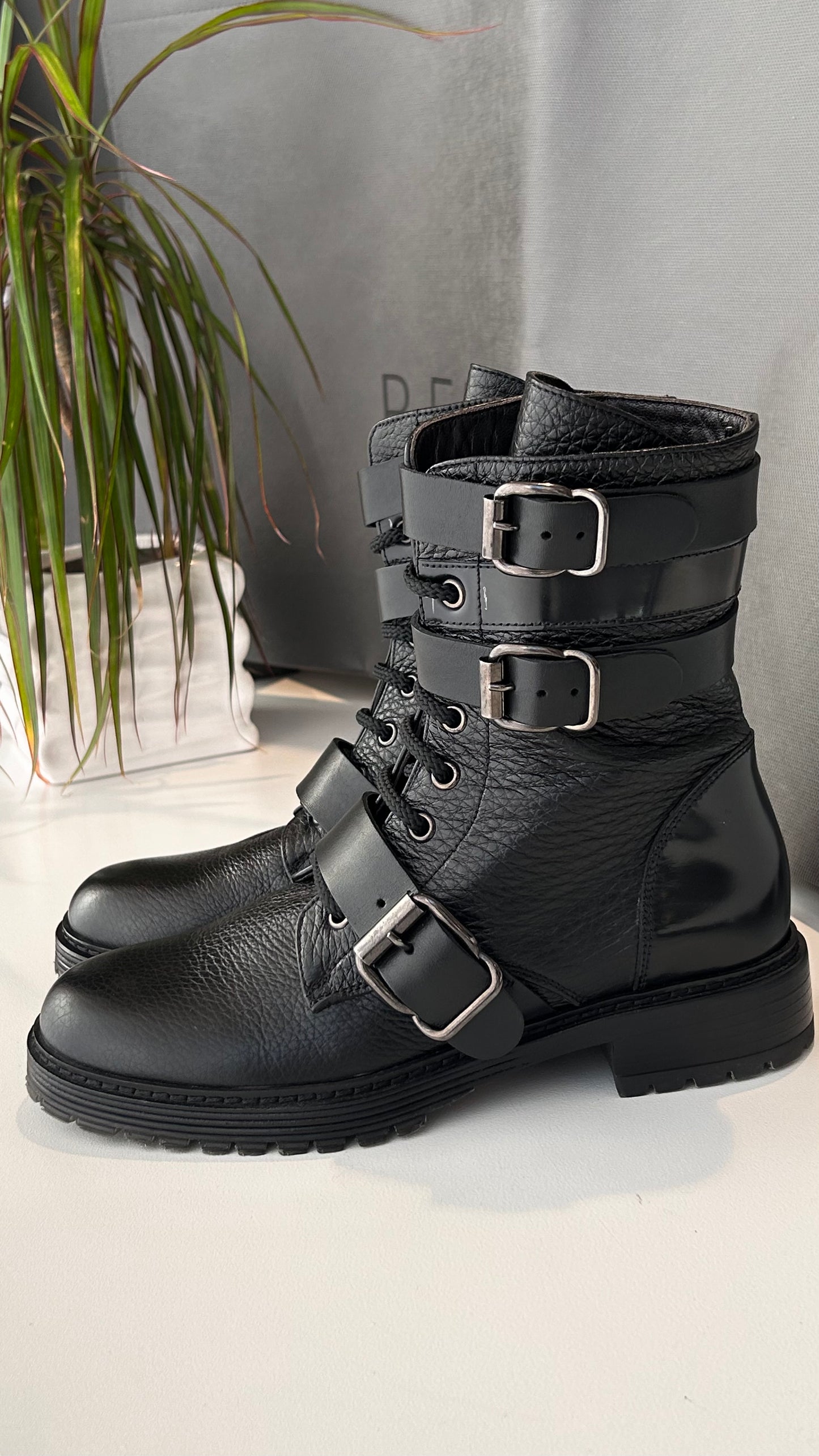 Laura Bellariva Black Deer Ankle Boot 6023C