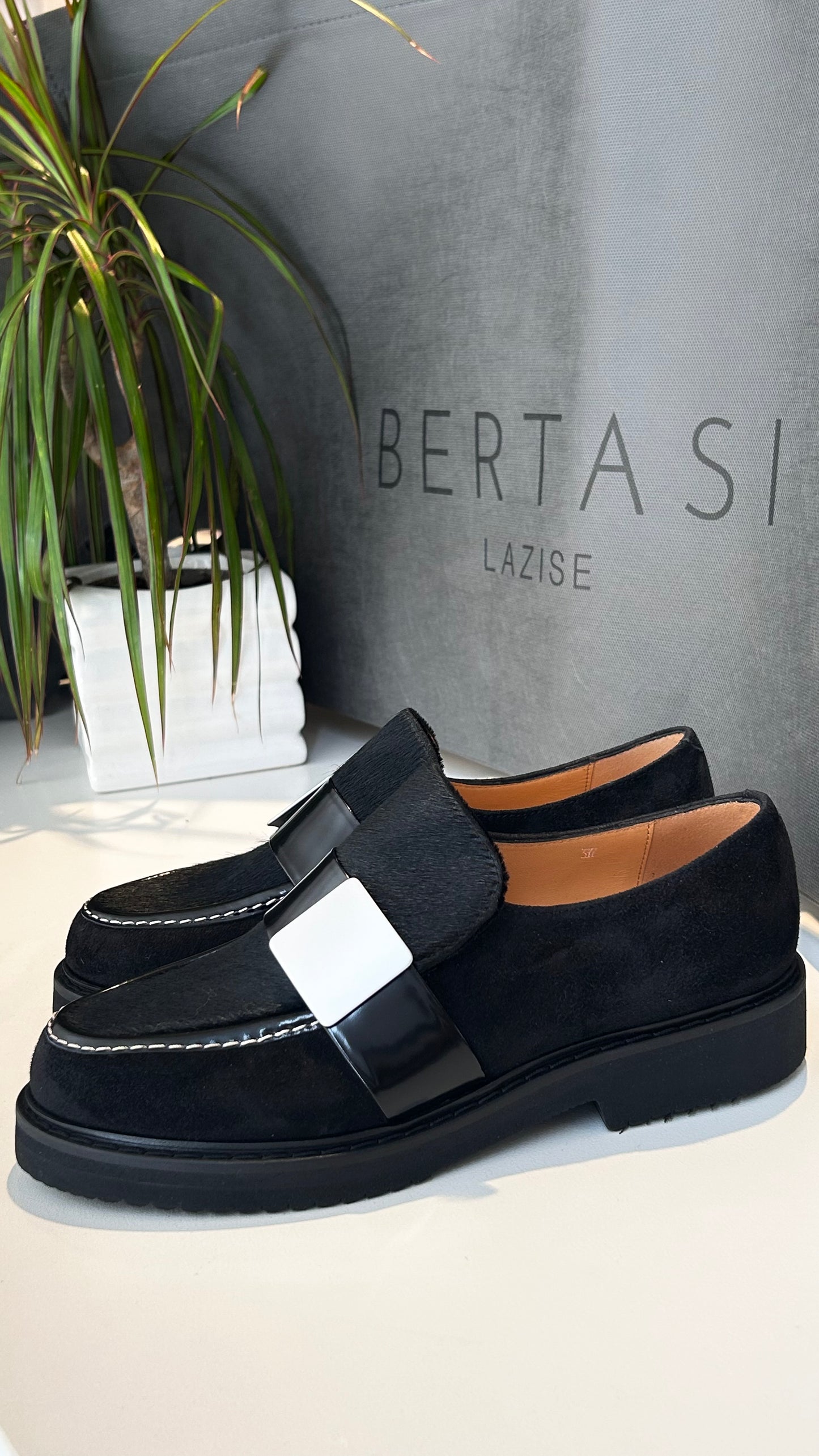 Viola Ricci Moccasin Pony Black J97
