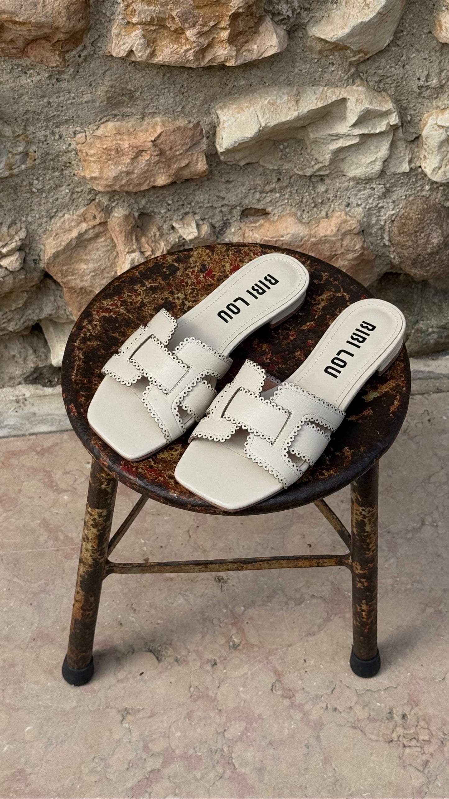 BIBI LOU HOLLY FLAT