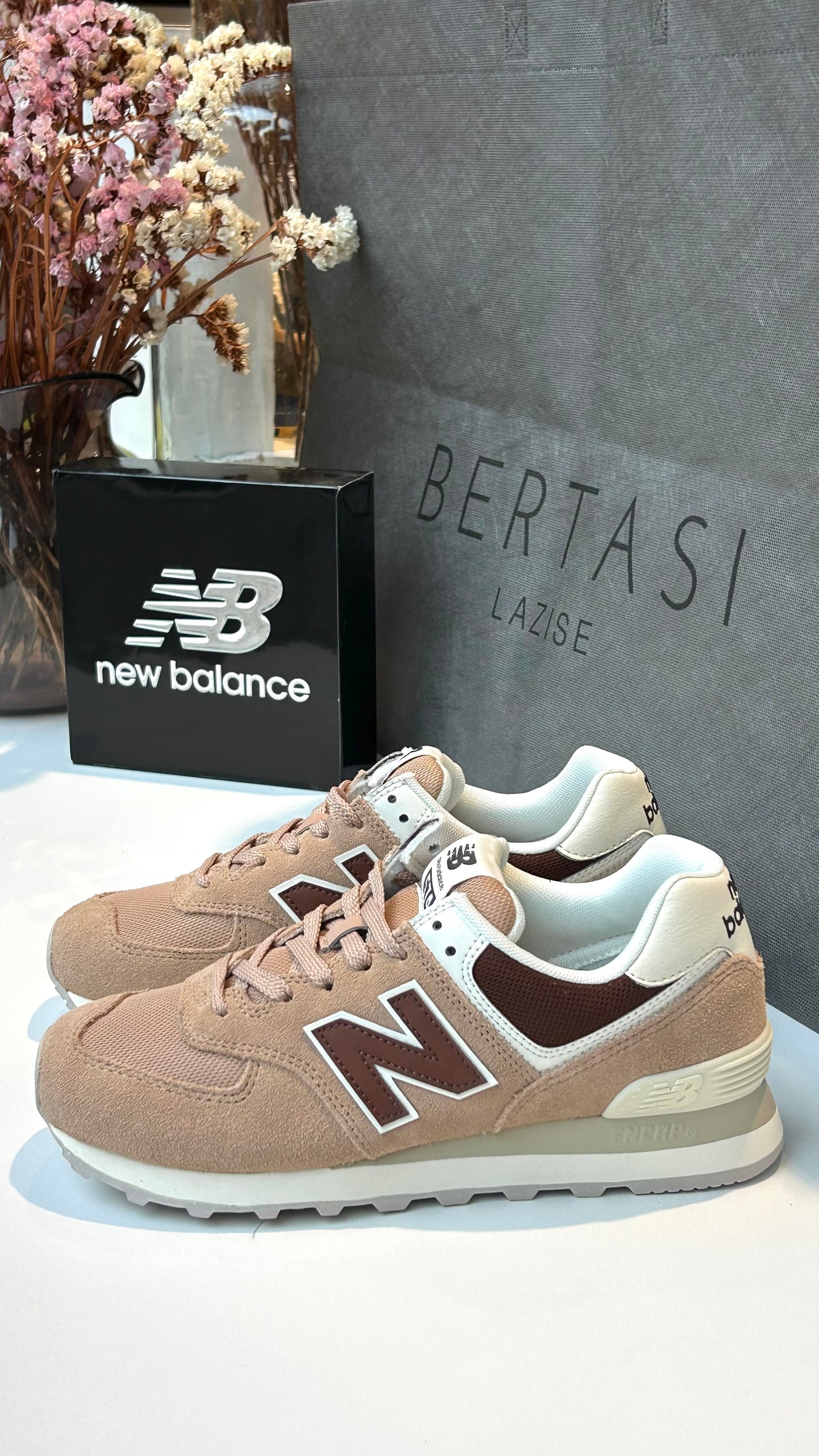 New Balance Taupe Natural WL574